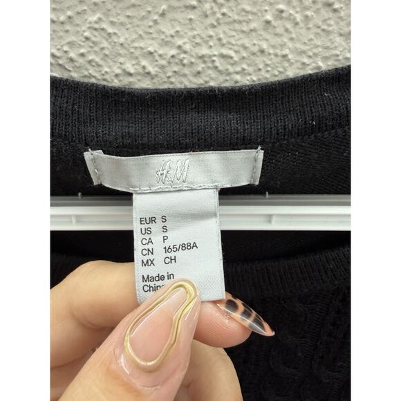 H&M Womens Shirt Size Small Black 3/4 Sleeve Round Neck Sweater - Picture 3 of 9
